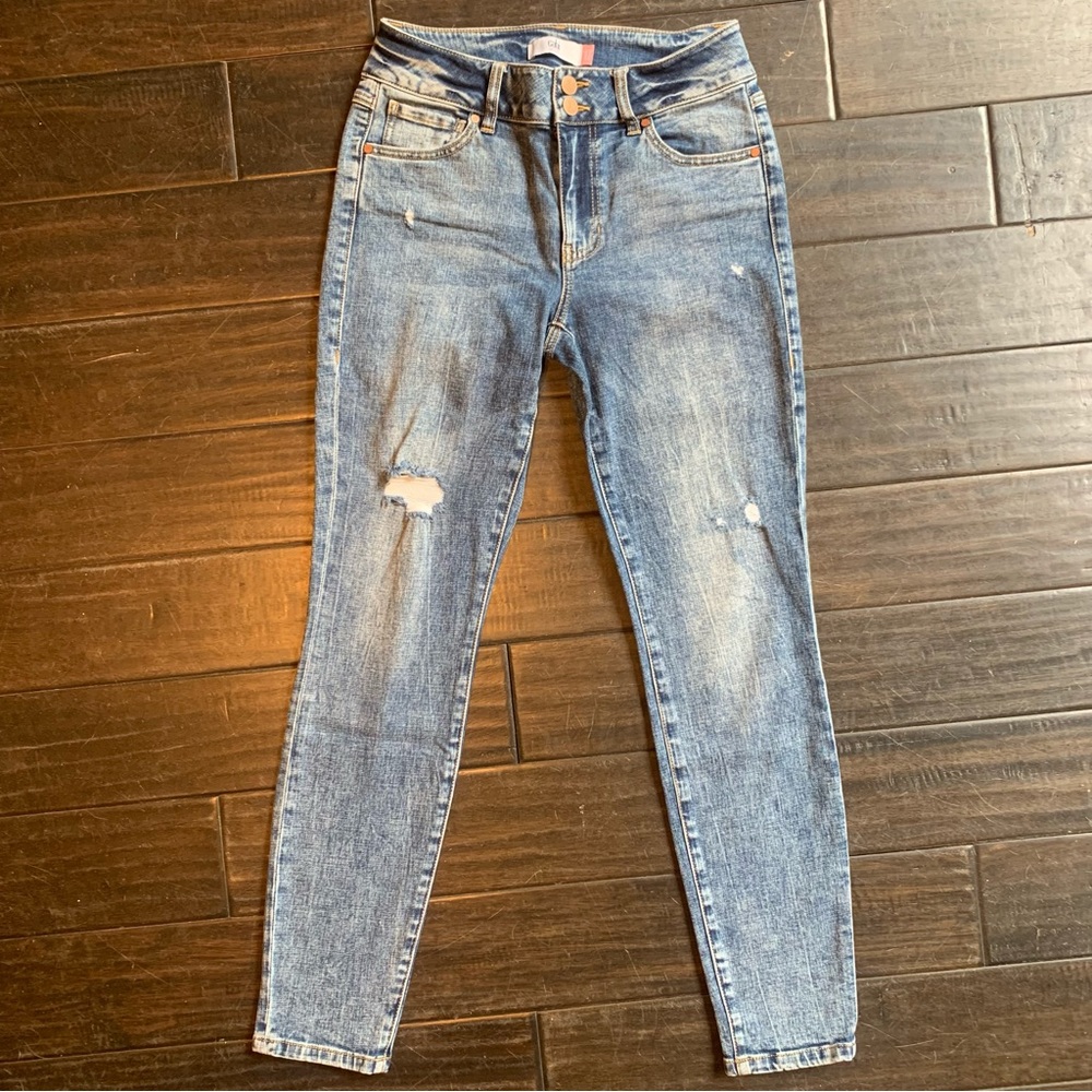 Cabi Cinch Skinny Jeans Distressed Size 6